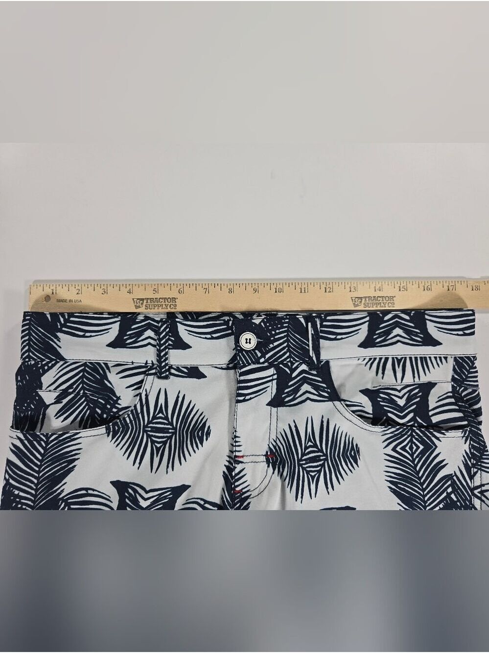 Andrew Christian California Collection Blue White Tropical Leaf Shorts Mens 32 - Picture 9 of 9
